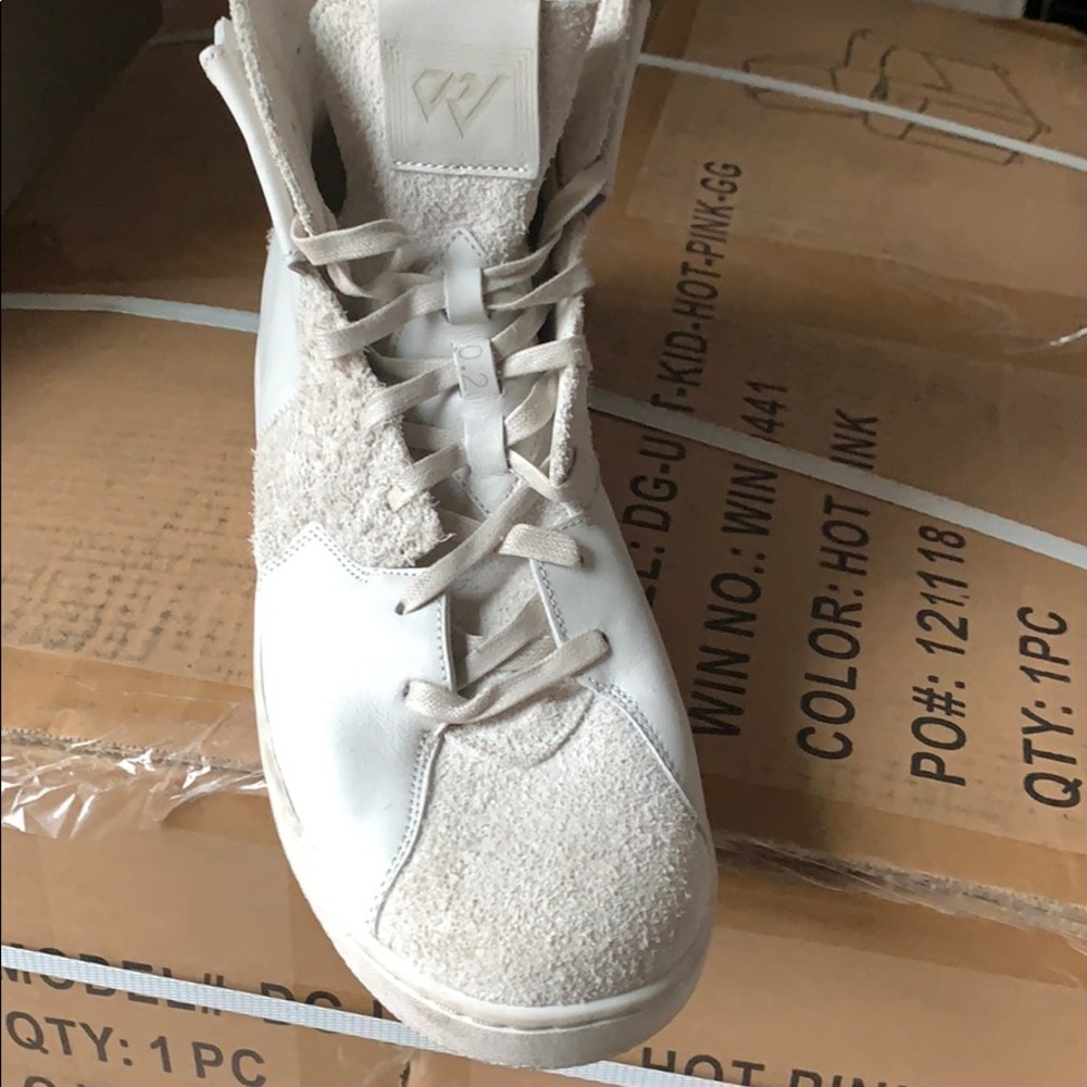 Shoes - Picture 2 of 5